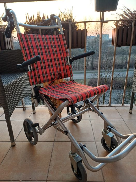 Wózek inwalidzki ręczny Mobiclinic Neptuno