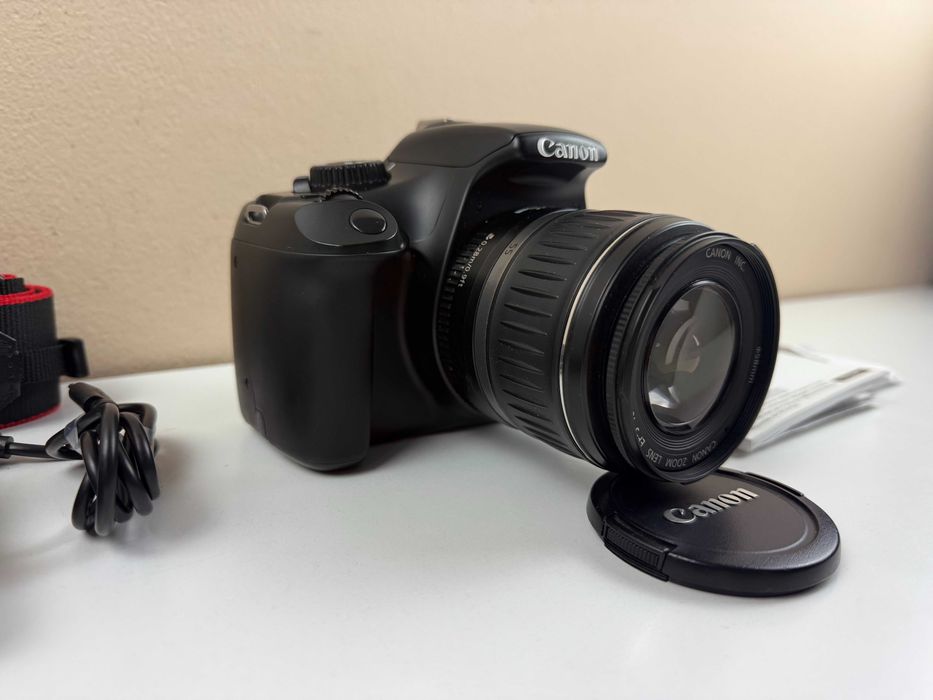 Цифровий фотоапарат/фотокамера Canon EOS1100D + Обʼєктив 18-55 II +4Gb