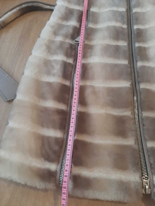 Жіноча шуба з мутона