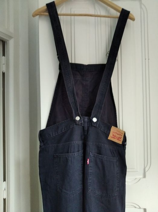 Jardineiras jumpsuit de ganga preta Levi's impecáveis