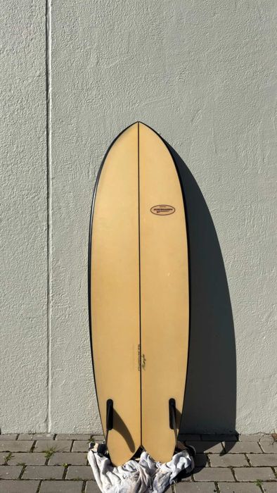Prancha de surf 5,9 (twin fin)