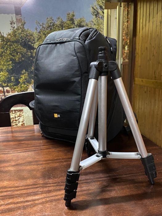Máquina Fotográfica Canon Eos M50 com Objetivas e Acessórios variados