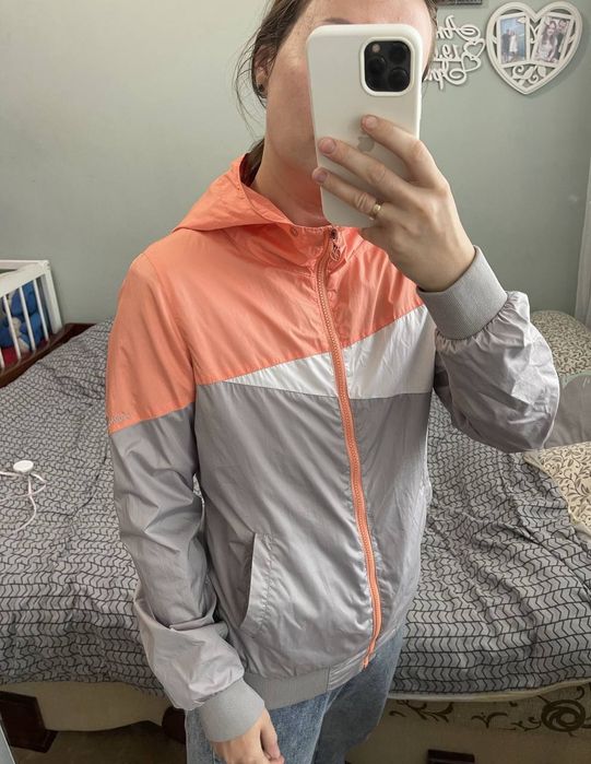 Жіноча вітровка куртка для бігу спорт M L