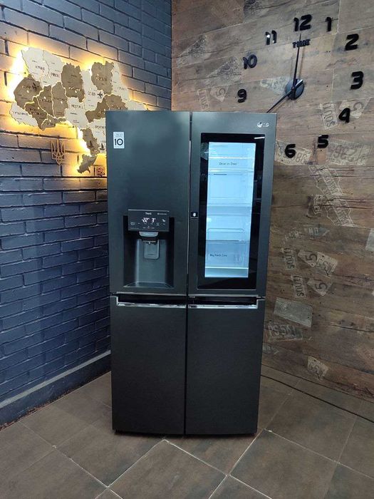 Холодильник с морозилкой Indesit No Frost чорний як новий гарантія