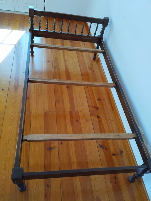 Vendo estrutura de cama de solteiro