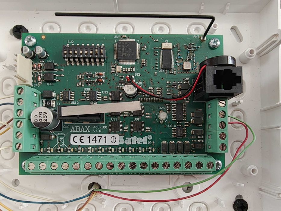 Centrala alarmowa SATEL INTEGRA 24 + ABAX + GSM | 7x APD100 | 2 piloty