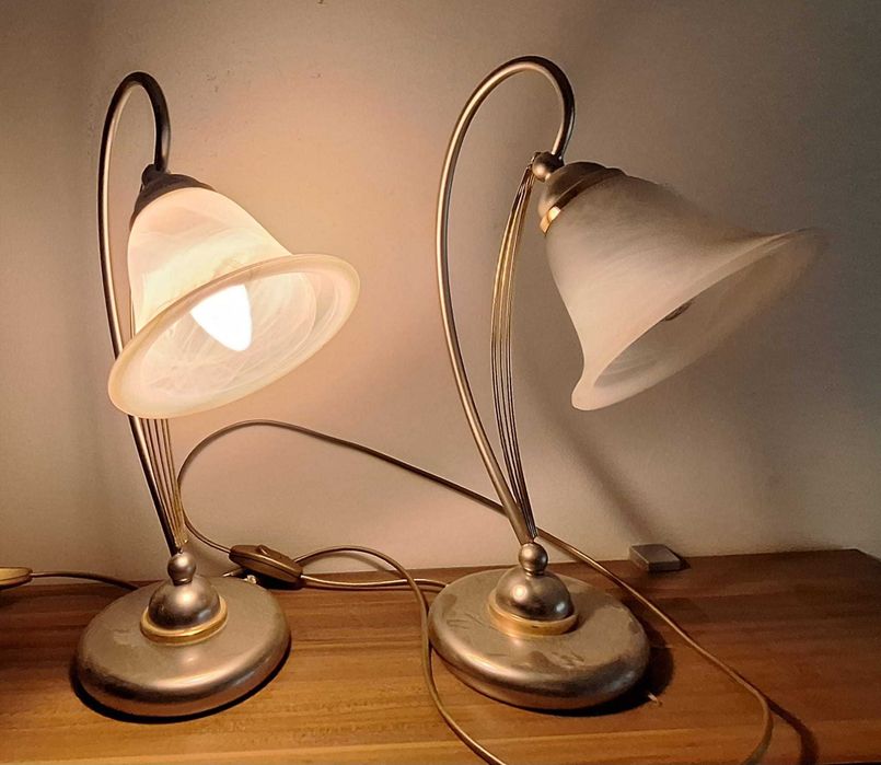 Candeeiros de mesa branco, metal, vidro