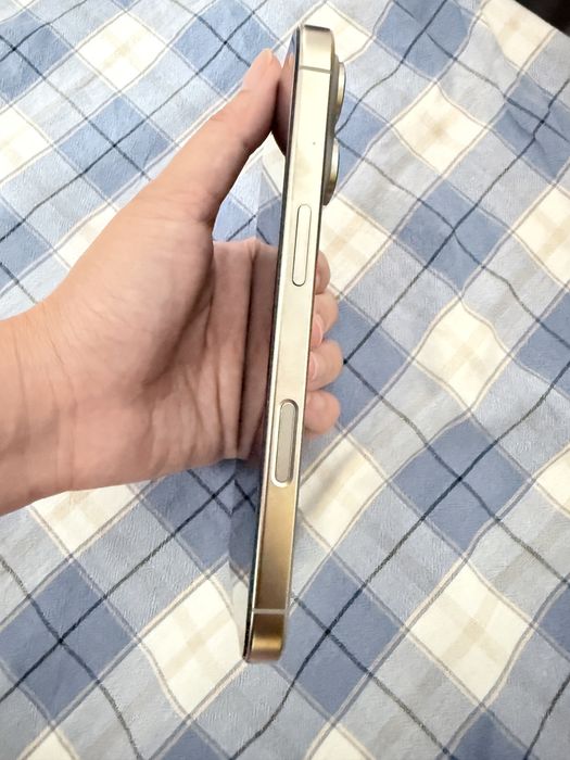 iPhone 16 Pro 128GB Natural Titanium - Dual SIM / Bateria 94%