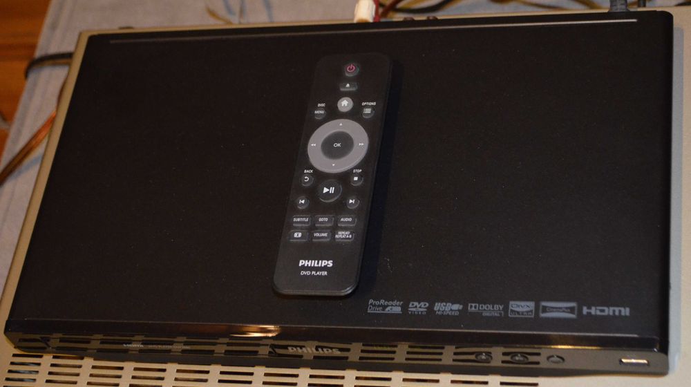 Telewizor Led Philips DVB-T2 , odtwarzacz DVD DVP3880 +Piloty