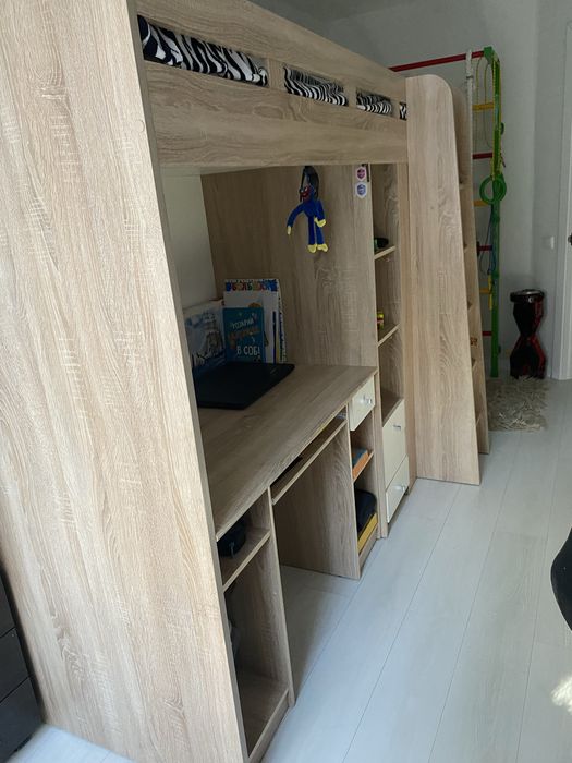 Ліжко Юніт,стіл,шафа,матрац.Хороший стан.