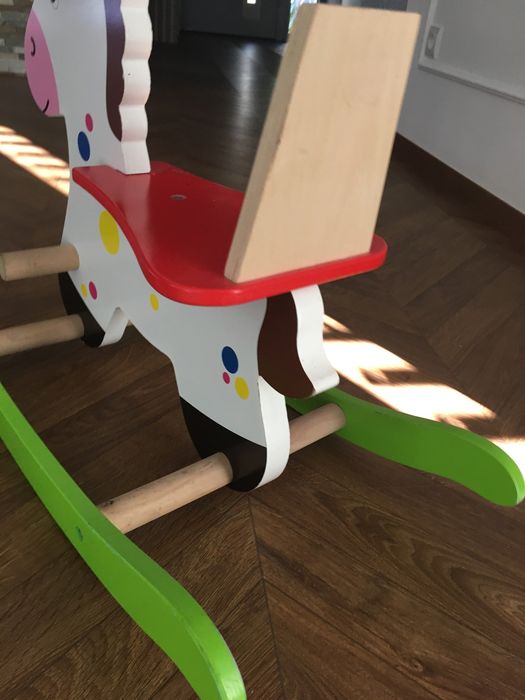 Konik na biegunach drewniany