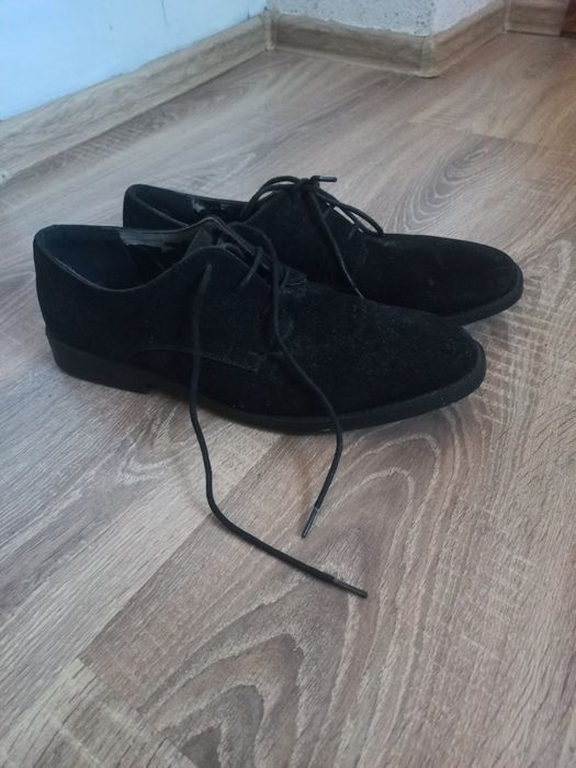 Продаю чоловічі туфлі