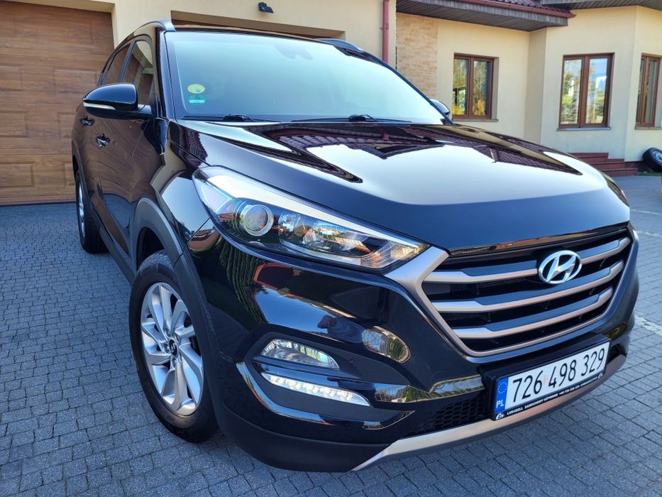 Hyundai Tucson 2.0 CRDi 4x4 AWD ZADBANY  automat xenon led kamera hak asystenci WYPAS