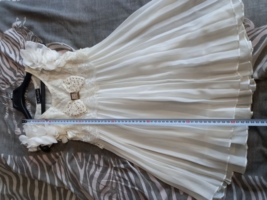 Платье праздничное новое на девочку