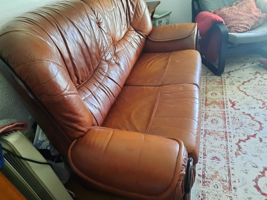 Sofá-cama em PELE !!!