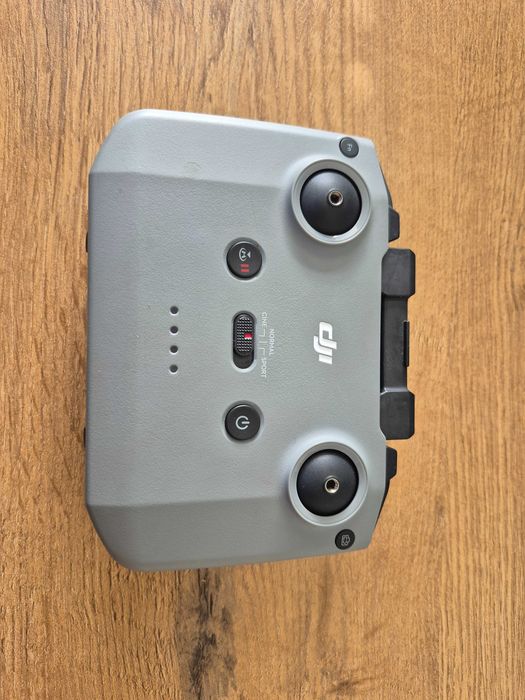 DJI RC231 – oryginalny pilot/kontroler do drona używany w 100% sprawny