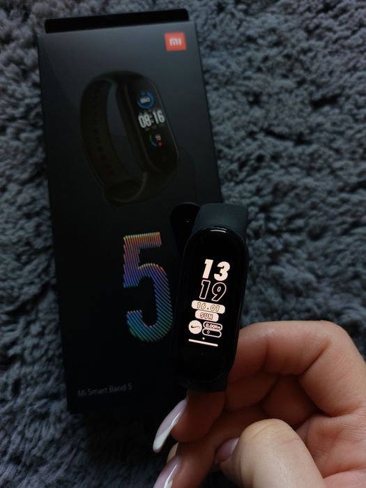 Opaska na rękę smartwatch Xiaomi Mi Smart Band 5 stan idealny