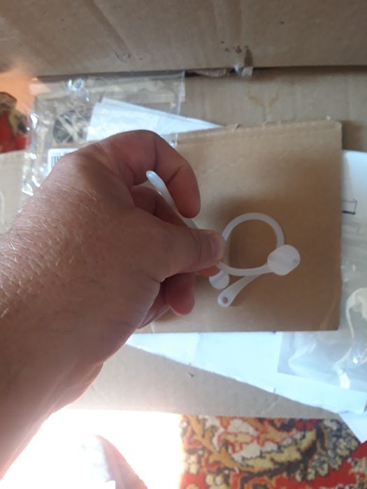 Ассексуары для AirPods