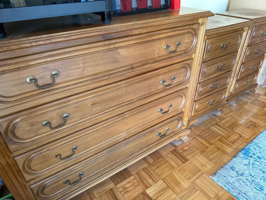 Conjunto de cómoda e mesinhas de cabeceira