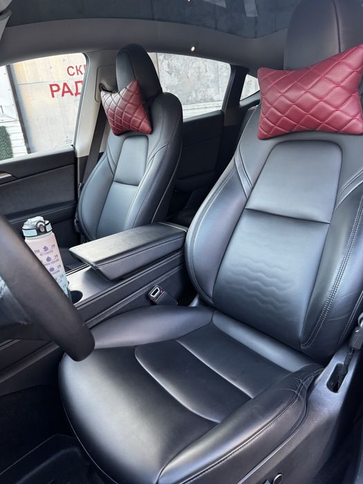 Tesla модель Y 2022 р