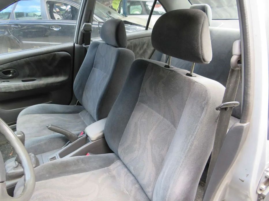 Mitsubishi Lancer VI 1.3 (75cv) de 2000 - Peças Usadas (8144)