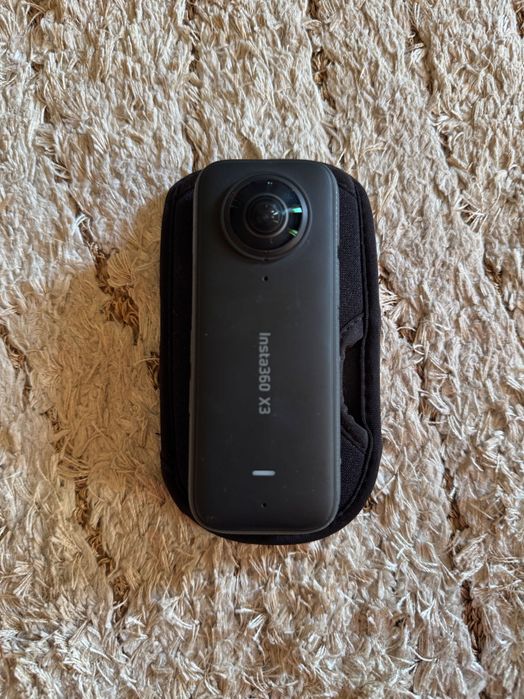 Câmara Insta 360 X3