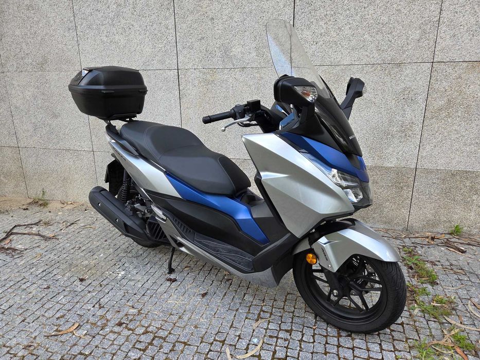 HONDA FORZA 125 em excelente estado.