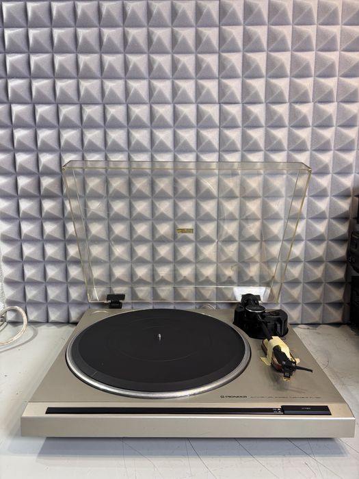 Gramofon Pioneer PL 120