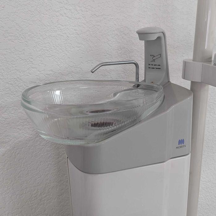 Стоматологічна установка Morita Emcia