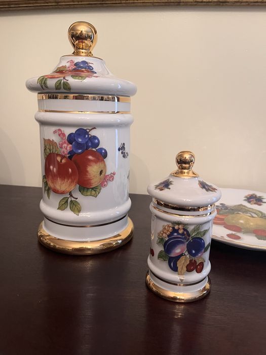 Sopeiras ou pote de porcelana com frutas - marca decoporce