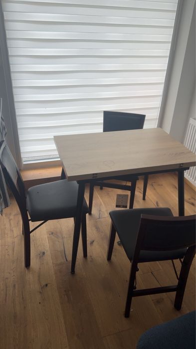 Stół rozkładany + 4 krzesła składane 400 zl