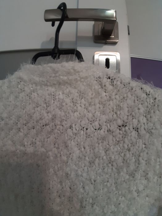 Sweterek dziewczęcy