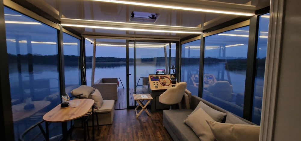Houseboat 13m 2silniki yamaha 50