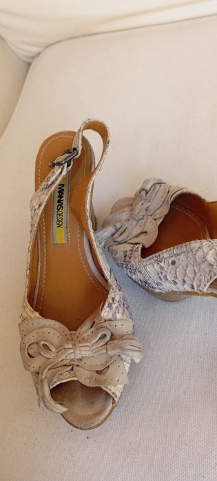 Sapatos de salto alto ManasDesign dois pares iguais tamanho 37