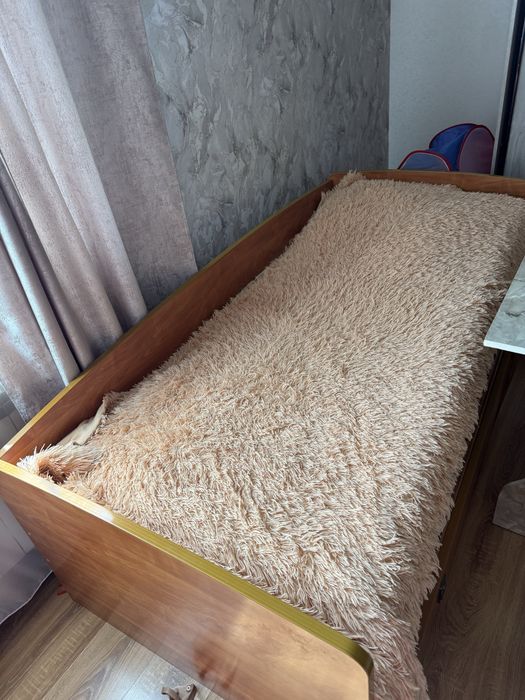Продам  ліжко з матрацем
