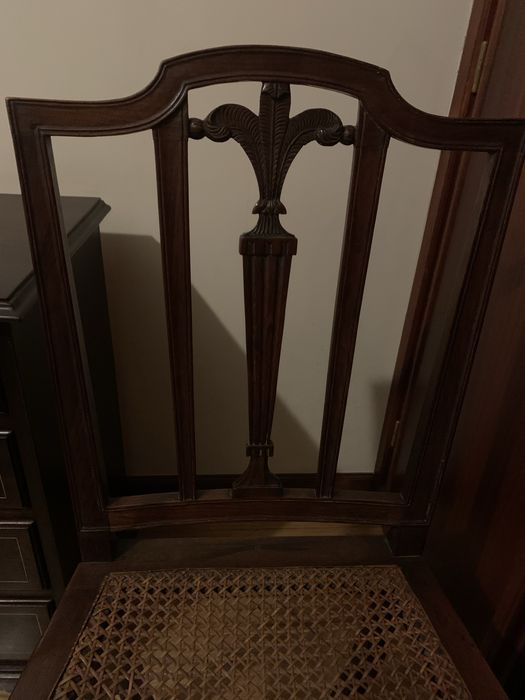 Cadeira madeira e palhinha