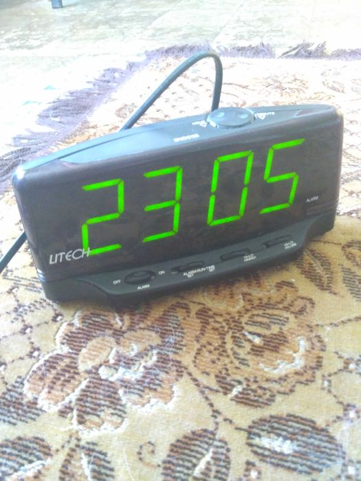 Цифровые часы LITECH (Сеть)