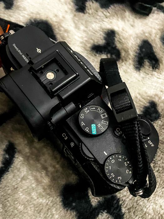 Sony A7 II Full-Frame + 2 Baterias + Carregador