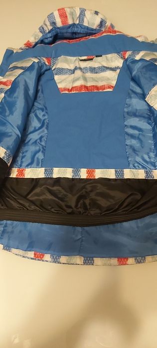 Kurtka zimowa 134/140