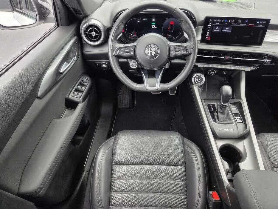 Alfa Romeo Tonale      2024