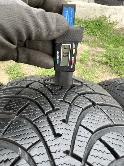 205 55 r16 Good Year UltraGrip 9