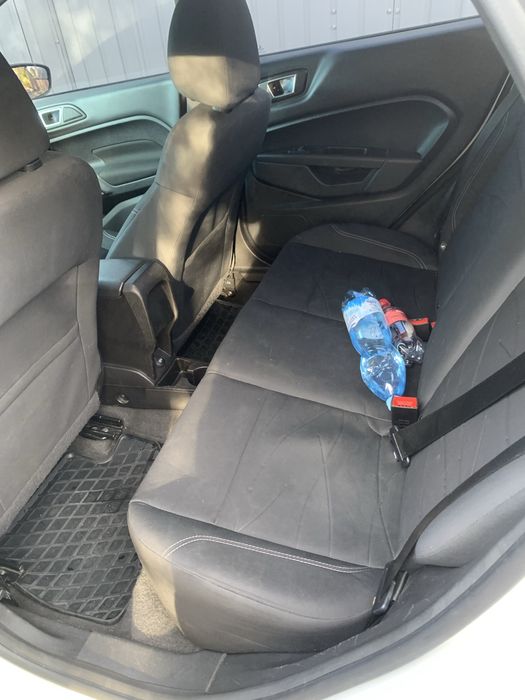 Форд фиеста 2015 газ бензин срочно .Торг !!!