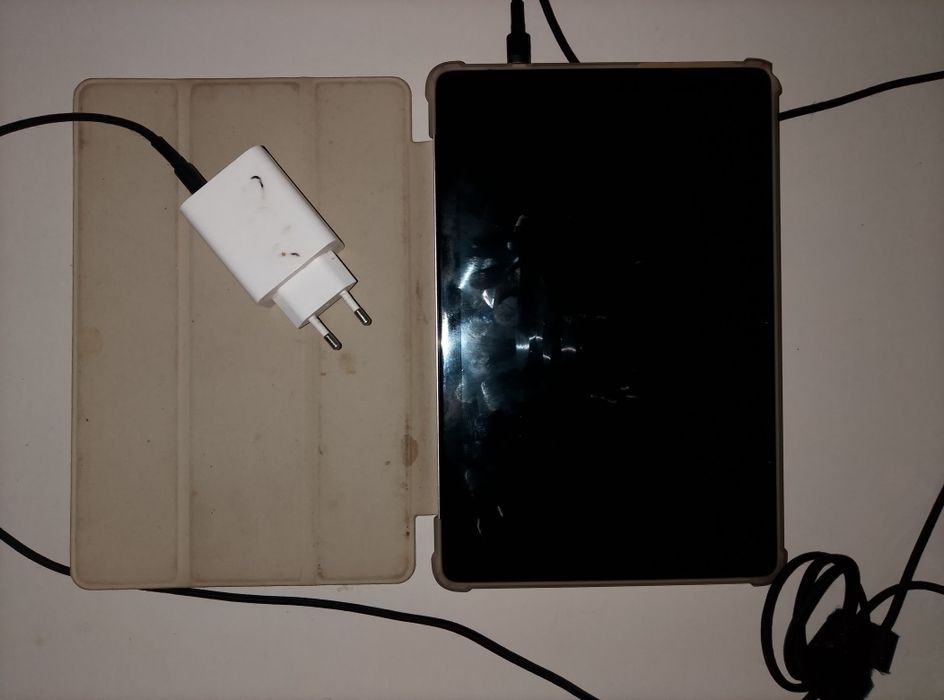 Терміново продам планшет oscal pad 10