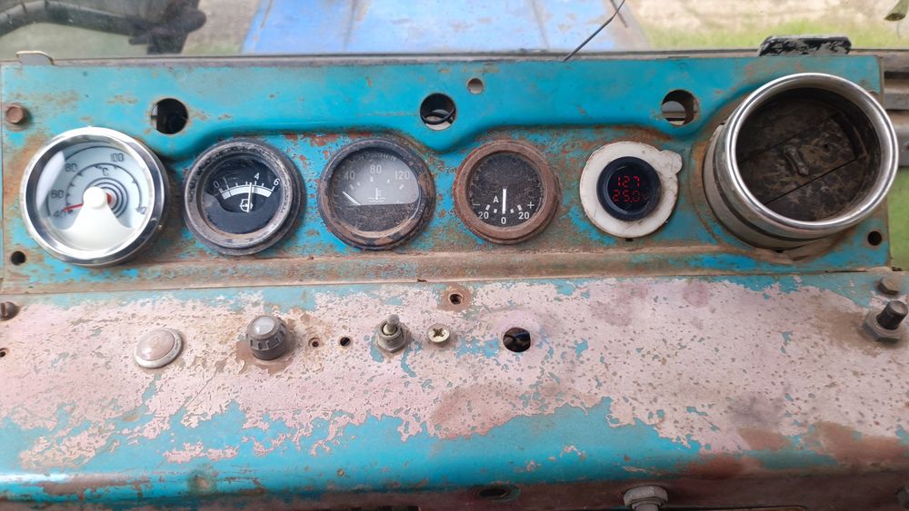 Трактор ЮМЗ 6 в гарному стані з дисками торг .