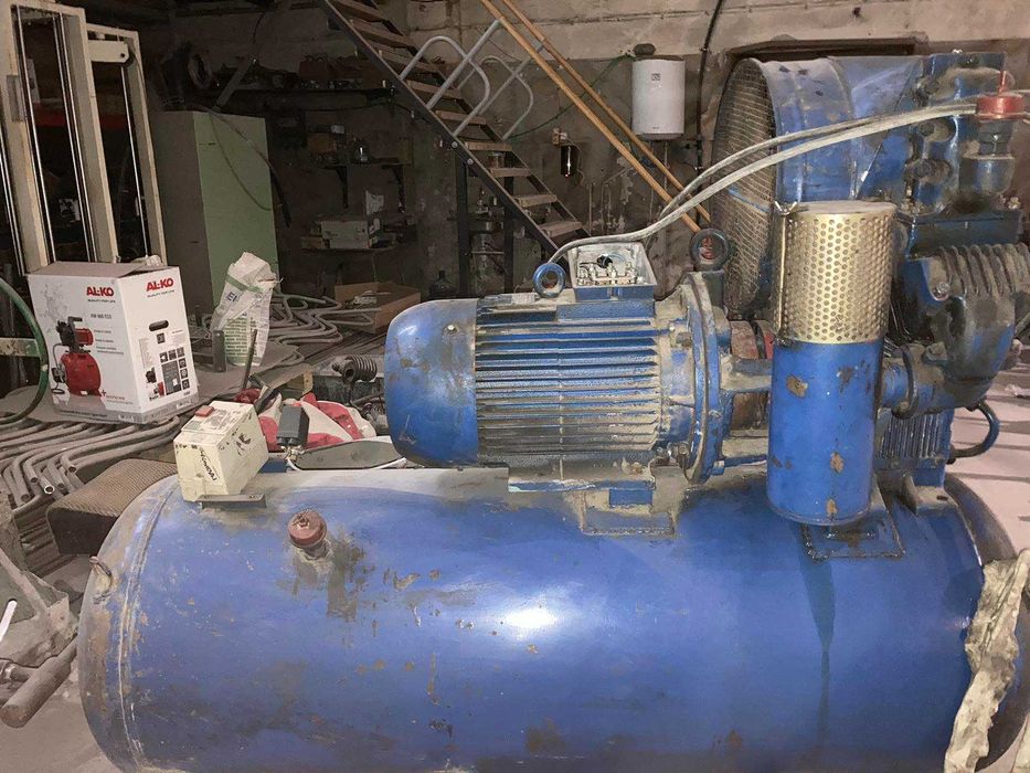 ресивер 300 літров