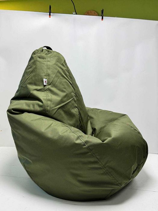 М'яке безкаркасне крісло, м'яч, пуфік