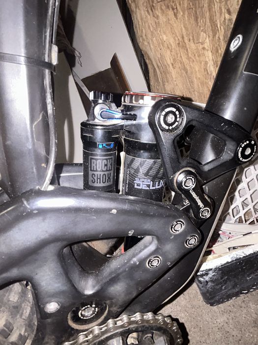 Bicicleta de enduro em carbono