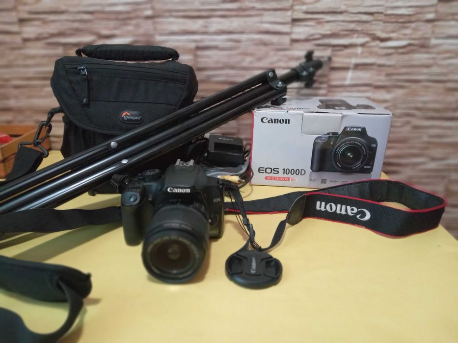 Повный комплект в ідеальному стані Canon 1000D