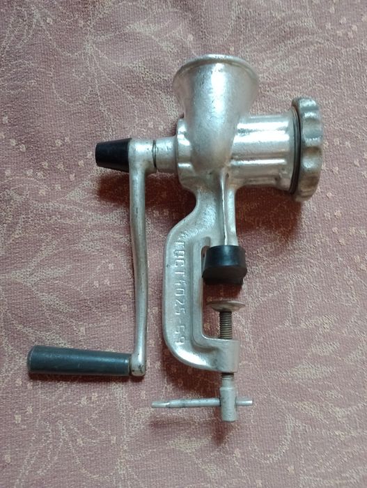 Мясорубка ручная