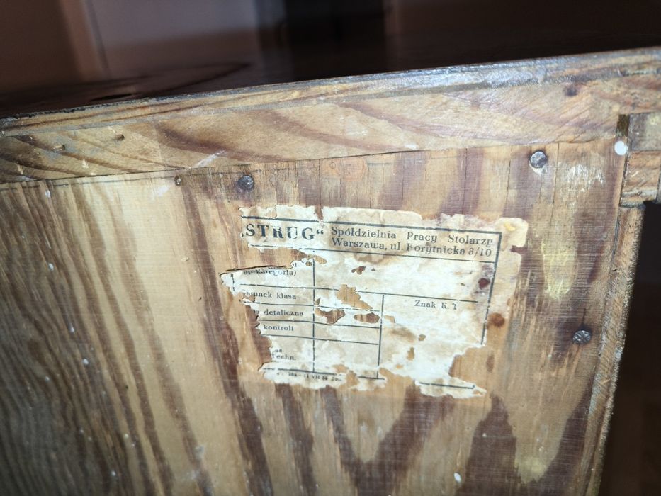 Sprzedam komodę do renowacji.